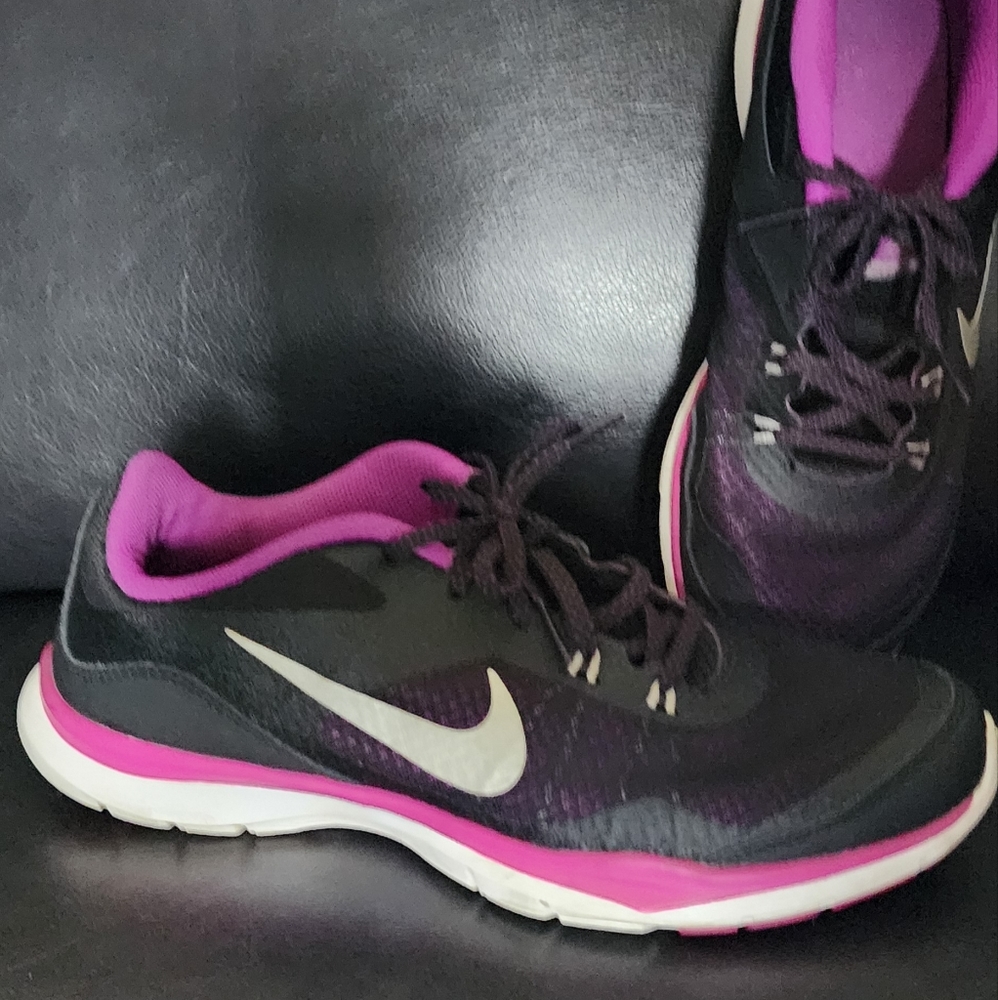Women Nike Sneakers, Gently Worn